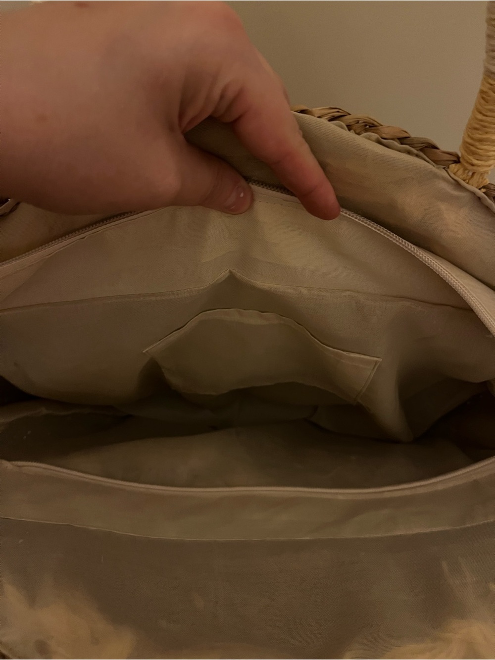 Francesca's straw round tote with daisies - Picture 7 of 9